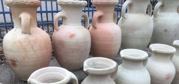 Vasen und Krüge aus Tunesien